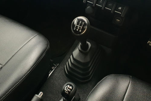 2023 Suzuki Jimny Single Tone MT bekas
