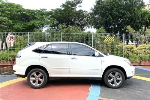 Second hand 2011 Toyota Harrier 2.4 L A/T PREMIUM FULL OPTION 