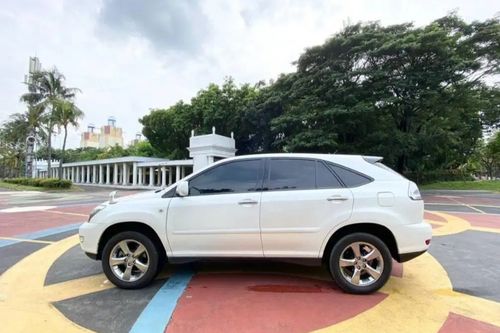2nd Hand 2011 Toyota Harrier 2.4 L A/T PREMIUM FULL OPTION