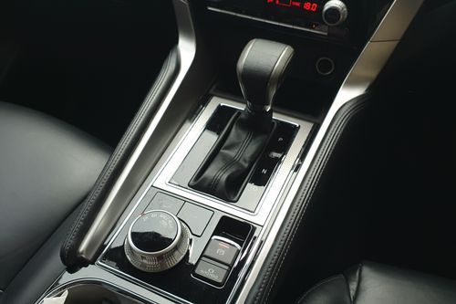 2023 Mitsubishi Pajero Sport Dakar Ultimate AT 4x4 bekas