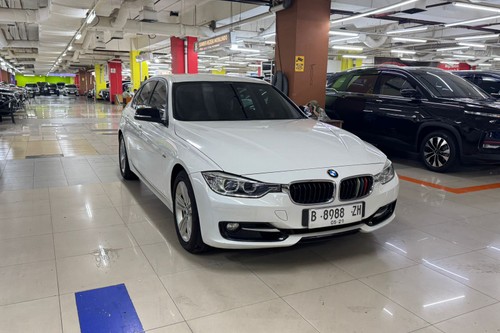 2013 BMW 3 Series Sedan 320i Sport bekas
