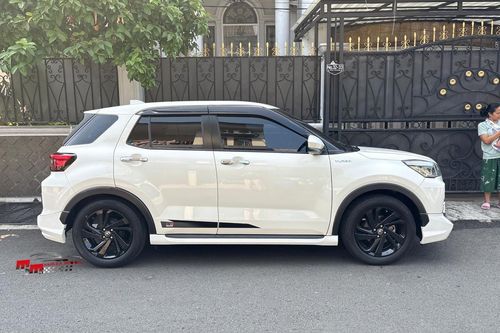 Dijual 2022 Toyota Raize 1.0T GR CVT TSS ONE TONE bekas