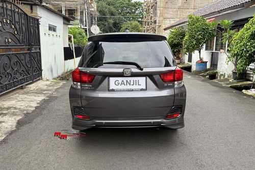 Beli mobil bekas