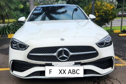 Dijual 2023 Mercedes Benz C-Class Sedan C 300 AMG Line bekas