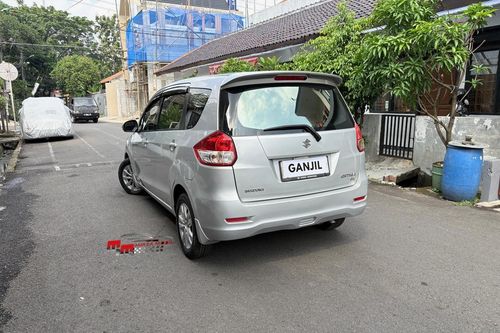 Beli mobil bekas