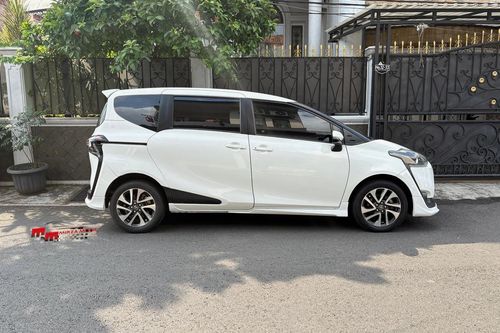2019 Toyota Sienta Q CVT tua