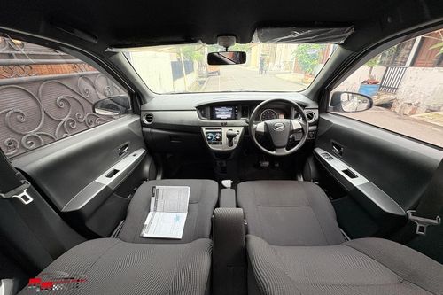 Dijual 2025 Daihatsu Sigra 1.2 R AT bekas