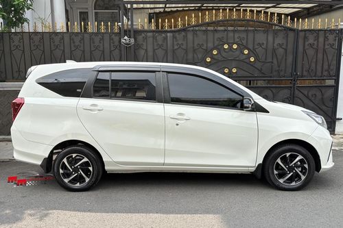 Dijual 2025 Daihatsu Sigra 1.2 R AT bekas