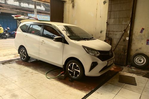 Beli mobil bekas
