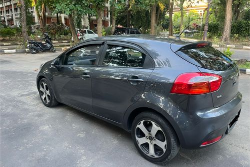 Beli mobil bekas