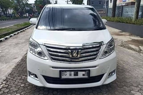Used 2013 Toyota Alphard  2.5 X A/T