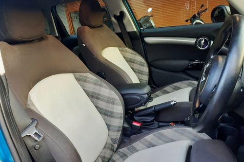 2015 MINI 5 Door Cooper bekas