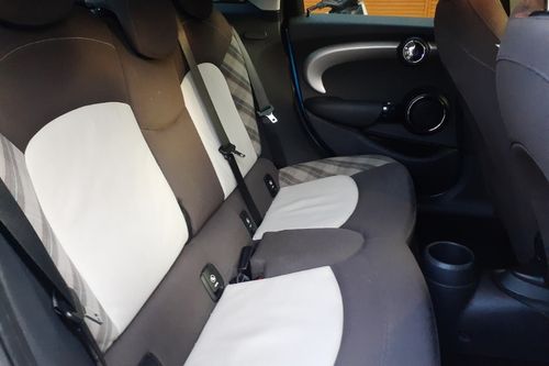 2015 MINI 5 Door Cooper bekas