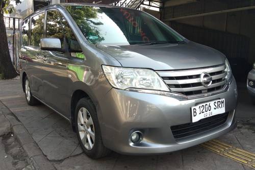 2013 Nissan Serena  X AT bekas