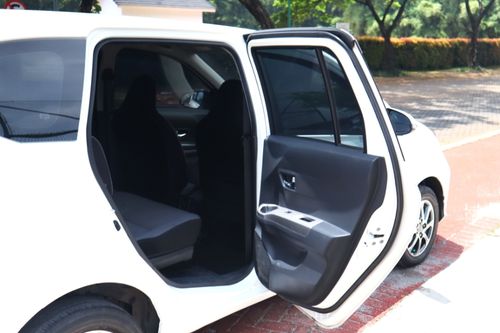 2021 Daihatsu Sigra 1.2 R AT bekas