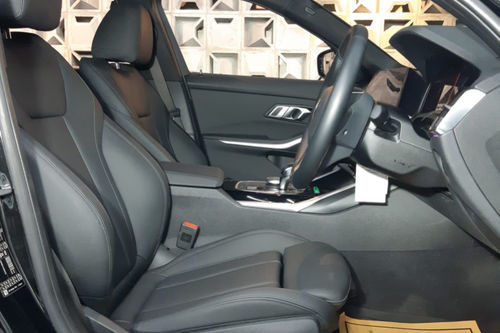 2020 BMW 3 Series Sedan 320i Sport bekas