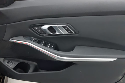 2020 BMW 3 Series Sedan 320i Sport bekas