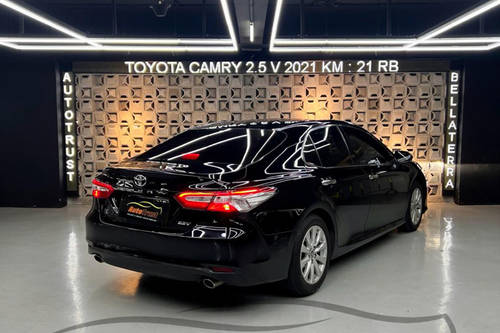 2021 Toyota Camry 2.5 V