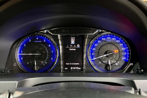 2018 Toyota Camry 2.5 V bekas