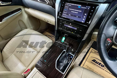 2018 Toyota Camry 2.5 V bekas