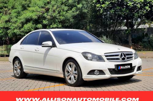 2013 Mercedes Benz C-Class Sedan C 200 CGI Avantgarde bekas