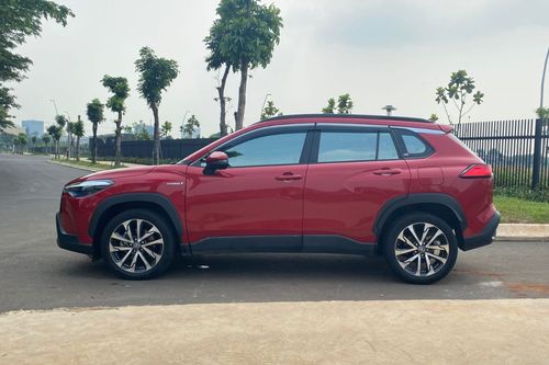 Old 2020 Toyota Corolla Cross HEV