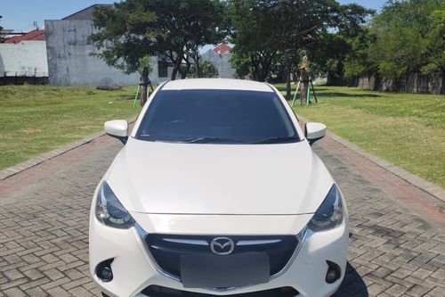 2015 Mazda 2  R SKYACTIV AT Bekas