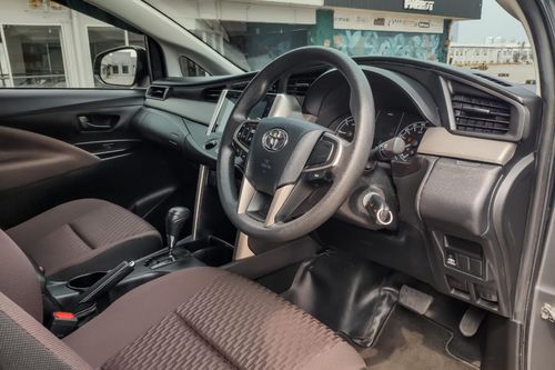 2022 Toyota Innova DIESEL G 2.4 AT bekas