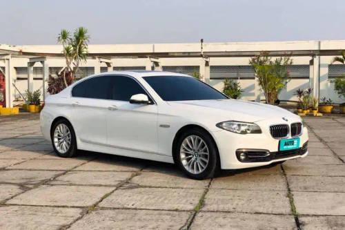 2014 BMW 5 Series Sedan  528I AT bekas