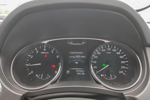 2016 Nissan X Trail 2.5L CVT AT bekas