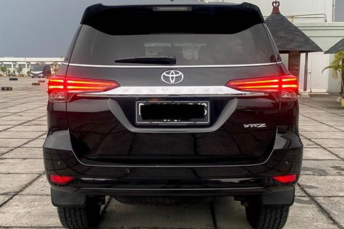 Dijual 2017 Toyota Fortuner 2.4 VRZ AT bekas