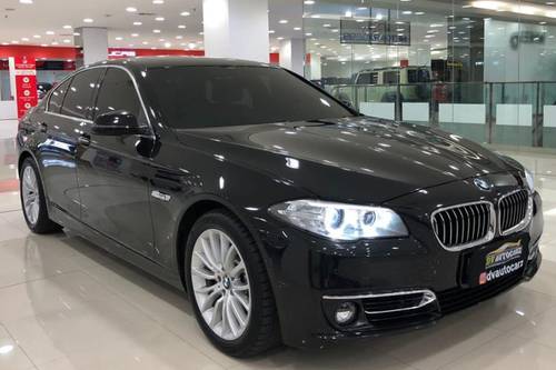 2014 BMW 5 Series Sedan  528i Luxury bekas