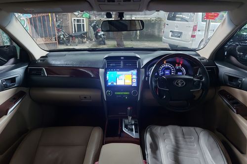 2014 Toyota Camry 2.5 V AT MC bekas