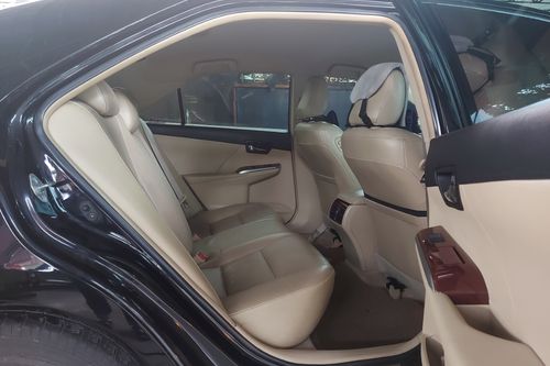 2014 Toyota Camry 2.5 V AT MC bekas