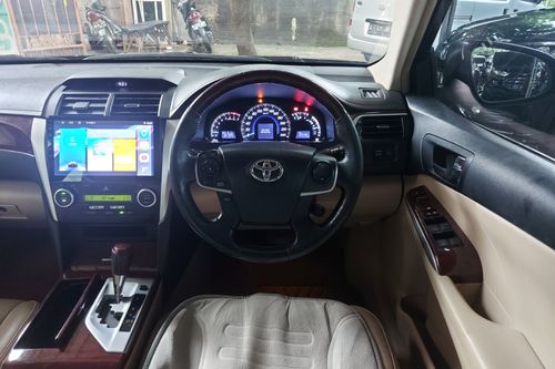 2014 Toyota Camry 2.5 V AT MC bekas