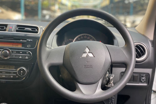 2015 Mitsubishi Mirage GLX bekas