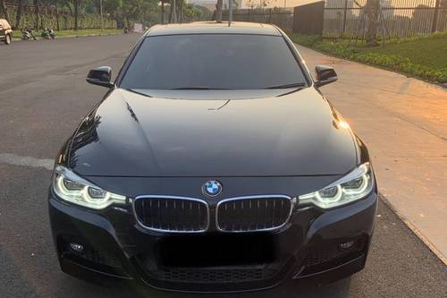 2016 BMW 3 Series Sedan  330i M Sport bekas