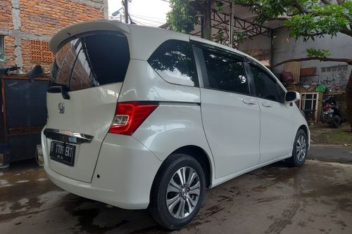 2013 Honda Freed S AT bekas
