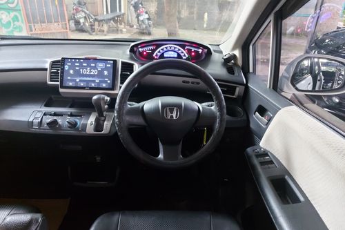 2013 Honda Freed S AT bekas