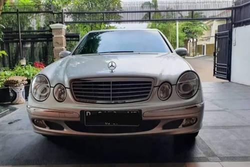 2005 Mercedes Benz E-Class  E240 bekas