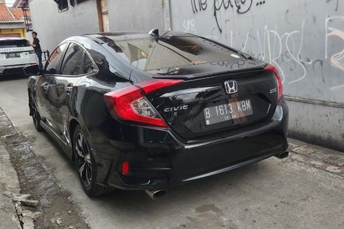 Old 2017 Honda Civic 1.5L E TURBO