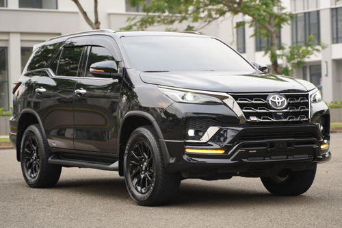 Second hand 2022 Toyota Fortuner 4x2 2.8 GR Sport AT DSL 