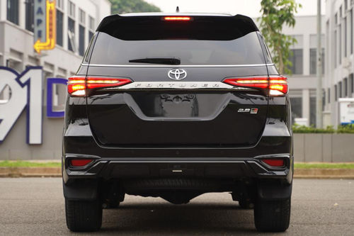 Old 2022 Toyota Fortuner 4x2 2.8 GR Sport AT DSL