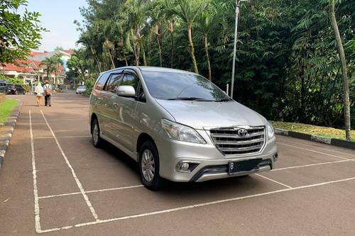 2013 Toyota Kijang Innova 2.0 V AT bekas