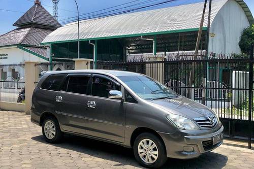 2010 Toyota Kijang Innova 2.0 V AT