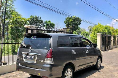 2010 Toyota Kijang Innova 2.0 V AT