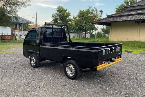 2016 Mitsubishi L300 Pickup Standard