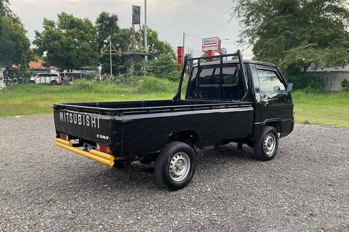 2016 Mitsubishi L300 Pickup Standard