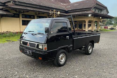 2016 Mitsubishi L300 Pickup Standard