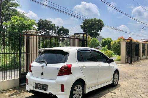 2013 Toyota Yaris E 1.5L AT